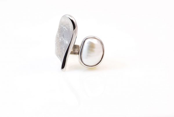 Rhodium &oxidised silver  ring with pearl