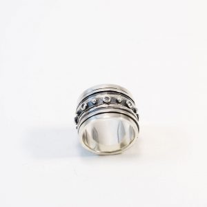 Silver Ring with zirgon